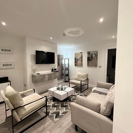 Entire House - Near Etihad Stadium And Central Manchester Extérieur photo